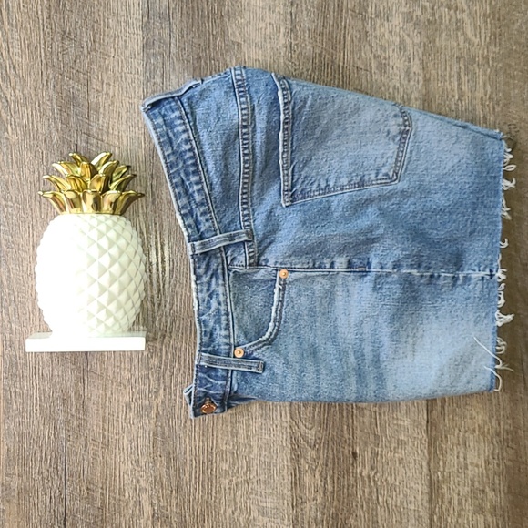 NWOT! Universal Thread Curvy Vintage Midi Jean Shorts - Picture 4 of 11